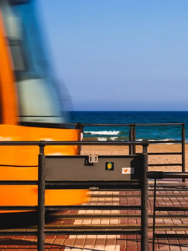 Transcantábrico sur un pont côtier